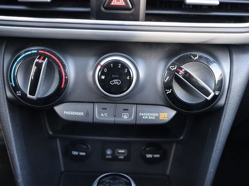 Used 2018 Hyundai Kona SEL AWD/4WD image 14