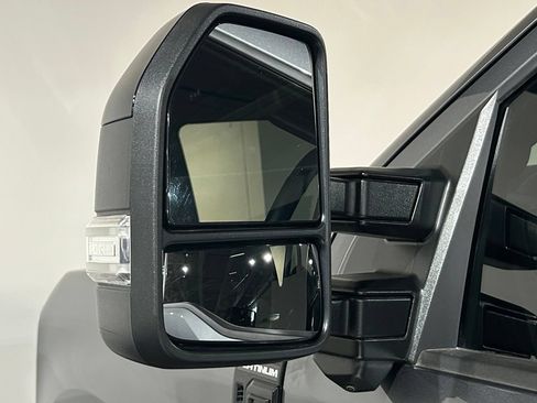 Used 2026 Ford F250 Platinum w/ FX4 Off-Road Package AWD/4WD image 19
