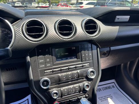 Used 2018 Ford Mustang Coupe RWD image 17
