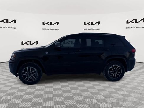 Used 2019 Jeep Grand Cherokee Trailhawk w/ Trailhawk Luxury Group image 6