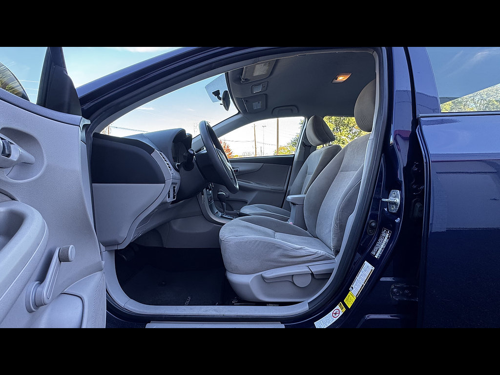 Used 2011 Toyota Corolla FWD image 18