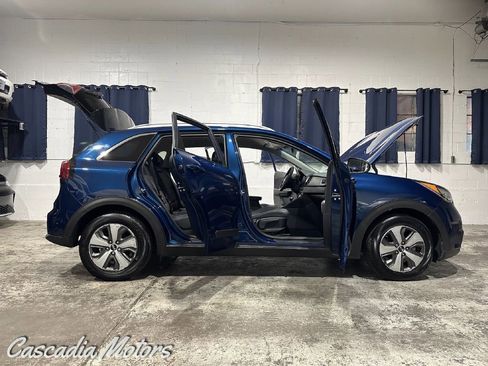 Used 2019 Kia Niro LX FWD image 36