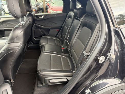 Used 2022 Ford Escape SEL image 9