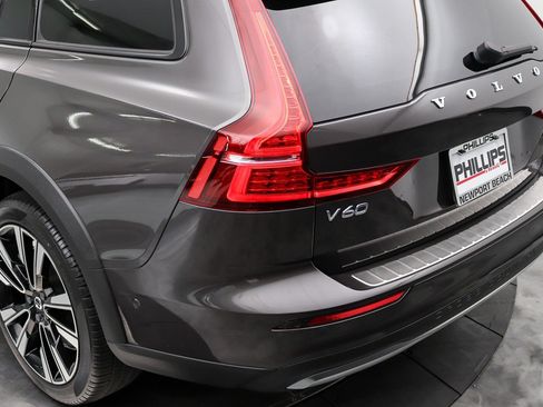 Used 2024 Volvo V60 B5 Cross Country Ultimate w/ Protection Package Premier AWD/4WD image 12