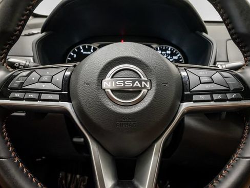Used 2025 Nissan Altima 2.5 SR AWD/4WD image 12