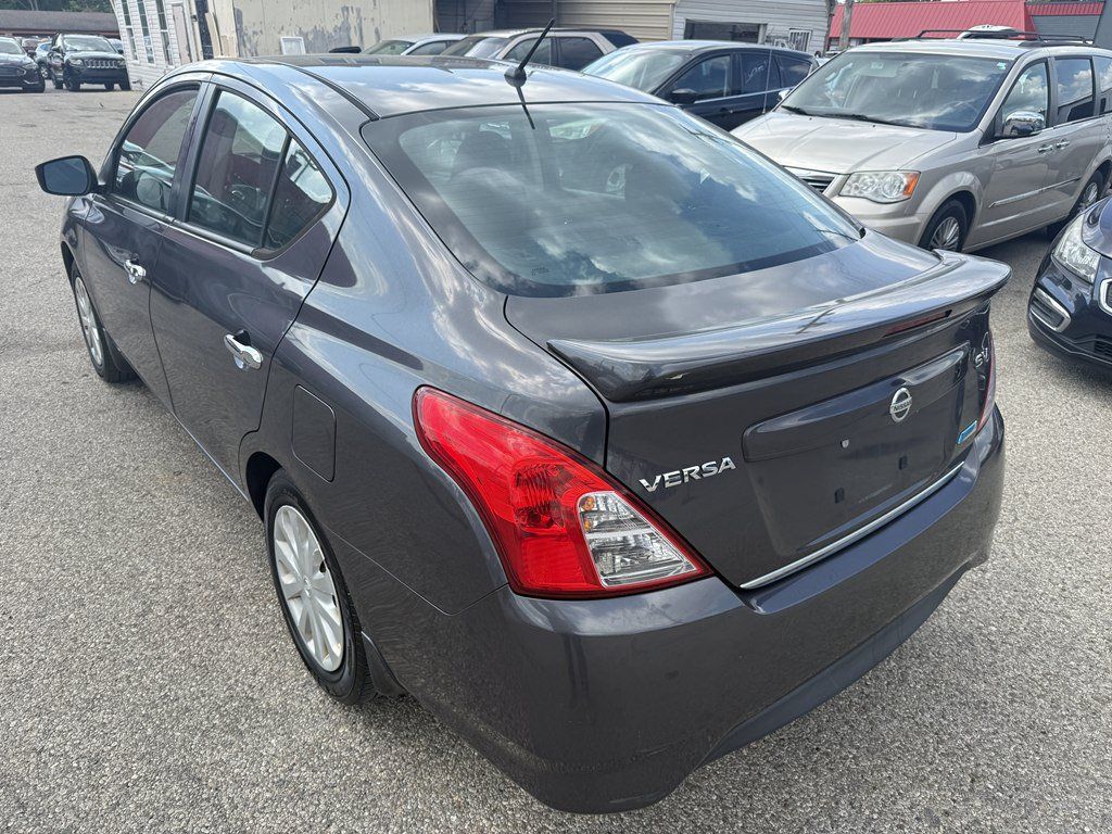 Used 2015 Nissan Versa SV FWD image 4