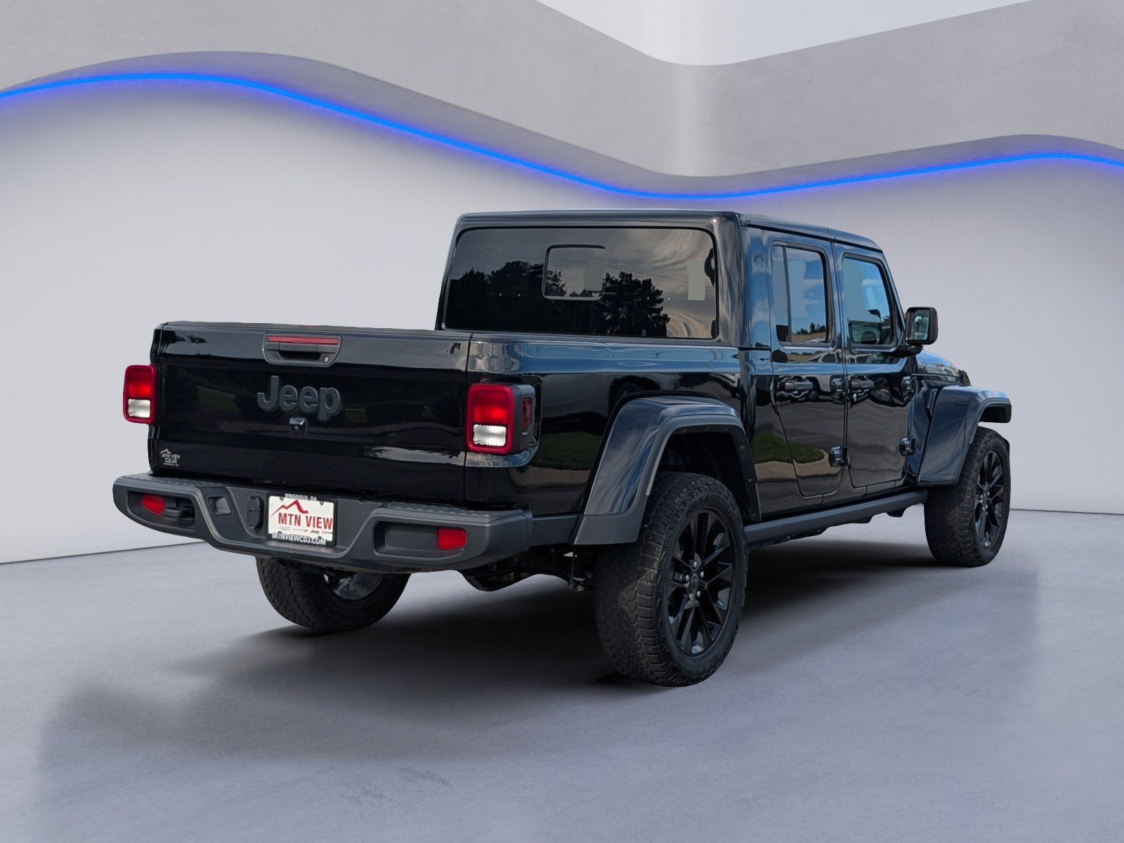 Used 2025 Jeep Gladiator Sport AWD/4WD image 9