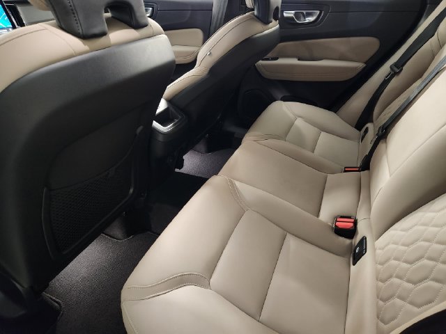 Certified 2026 Volvo XC60 B5 Plus AWD/4WD image 30