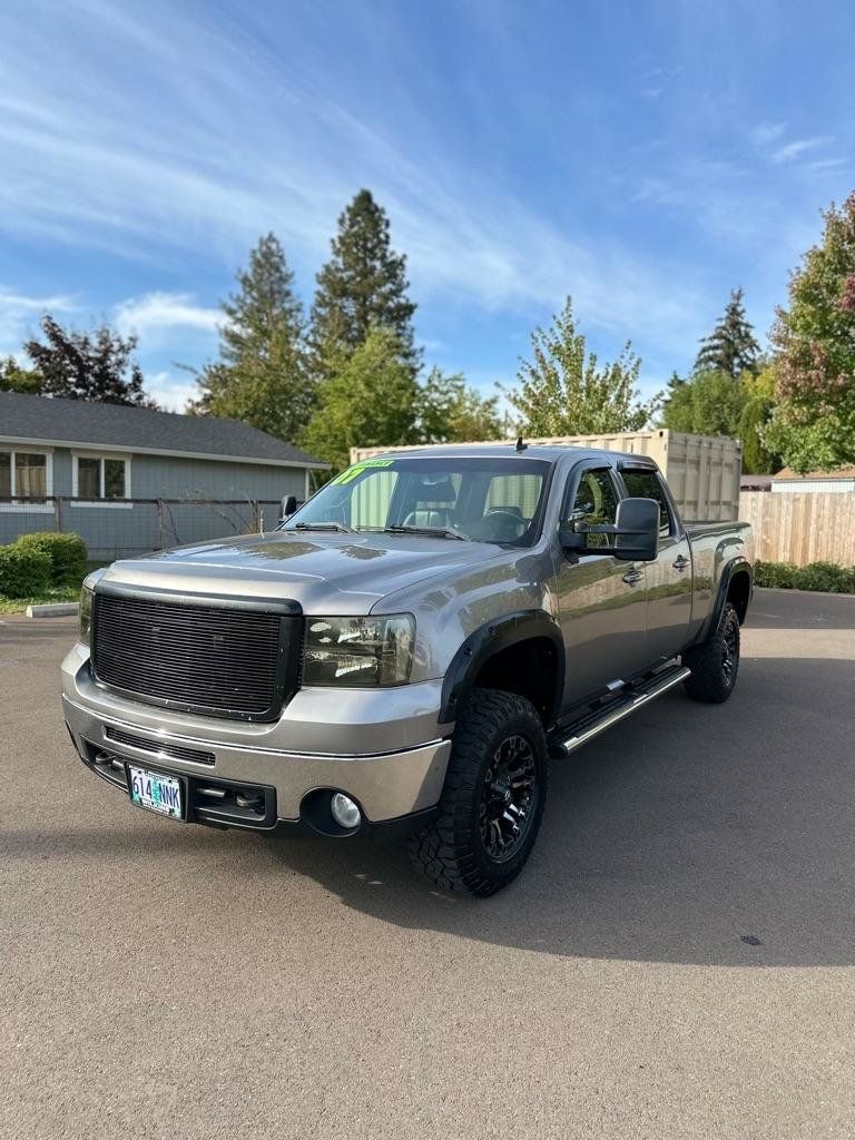 Used 2007 GMC Sierra 2500 SLE AWD/4WD image 1