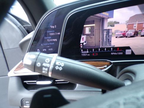 Used 2021 Cadillac Escalade Premium Luxury w/ Driver Assist Tech Package image 10