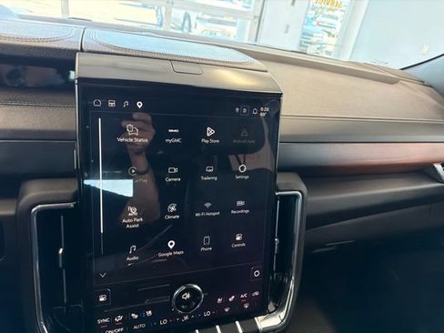 Used 2026 GMC Yukon Denali w/ Sun & Power Step Package AWD/4WD image 33