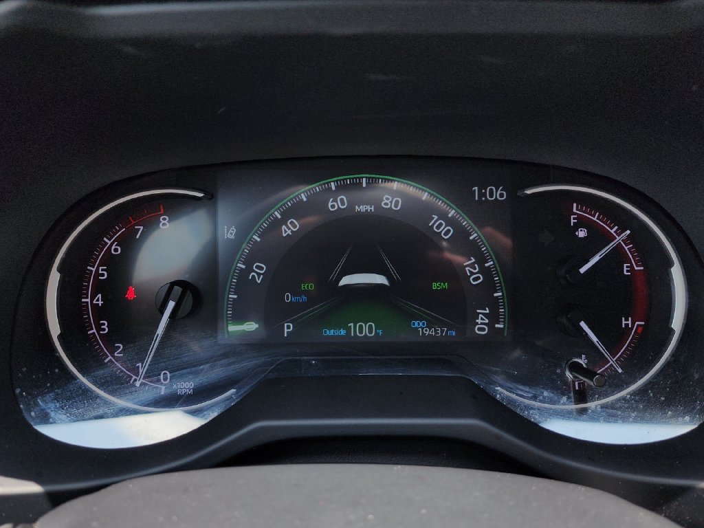 Used 2025 Toyota RAV4 XLE w/ Convenience Package FWD image 31