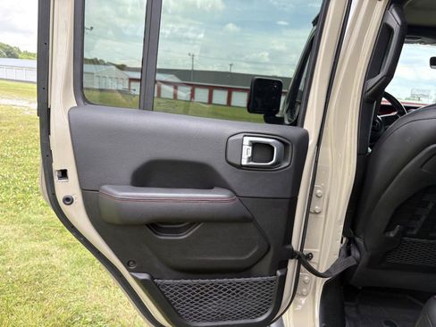 Used 2022 Jeep Gladiator Rubicon w/ LED Lighting Group AWD/4WD image 24