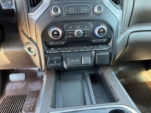 Used 2020 GMC Sierra 2500 Denali w/ Denali Ultimate Package image 19