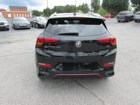 Used 2022 Buick Encore GX Essence w/ Experience Buick Package AWD/4WD image 4