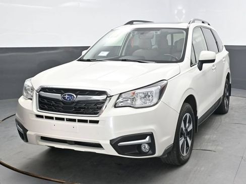 Used 2017 Subaru Forester 2.5i Premium AWD/4WD image 2