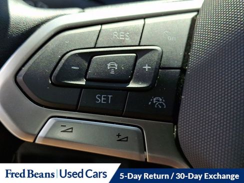 Certified 2023 Volkswagen Taos SE w/ Black Wheel Package image 22