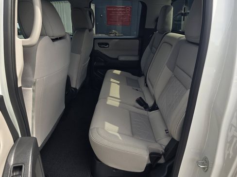 Certified 2025 Nissan Frontier SV AWD/4WD image 12