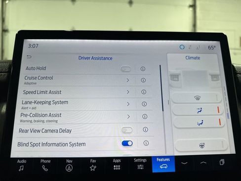 Used 2023 Ford Expedition Max XLT image 33