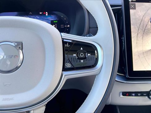 New 2026 Volvo XC90 T8 Ultra w/ Protection Package Premier image 18