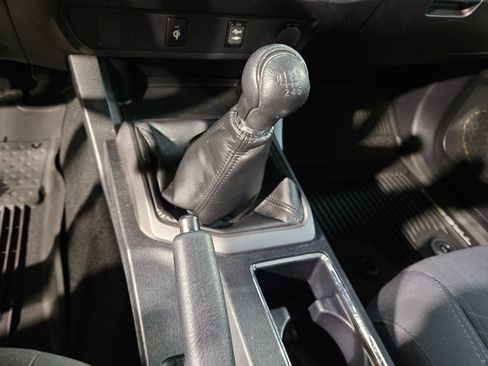 Used 2019 Toyota Tacoma TRD Sport AWD/4WD image 31