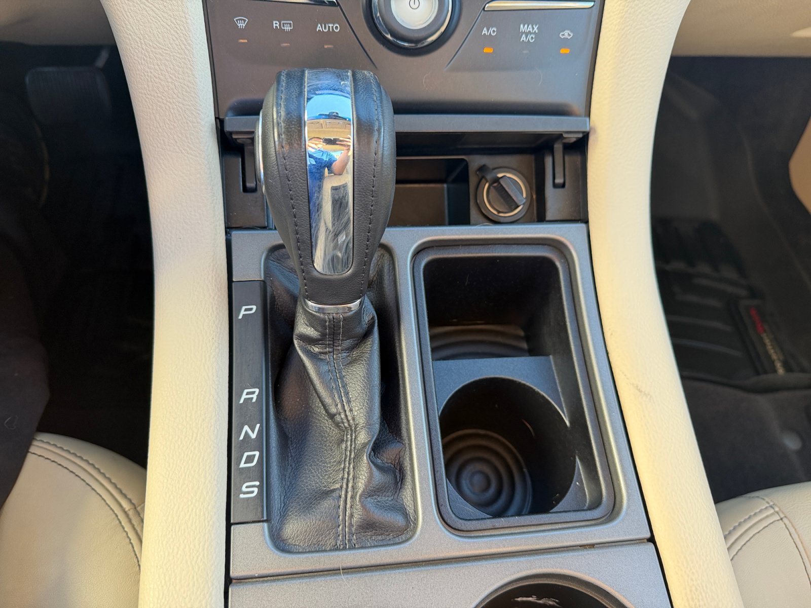 Used 2018 Ford Taurus SEL w/ Equipment Group 201A FWD image 27