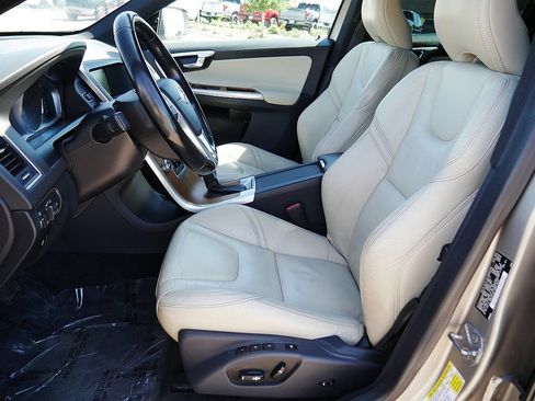 Used 2015 Volvo XC60 T5 w/ Climate Package AWD/4WD image 10