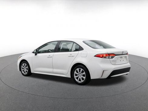 Used 2025 Toyota Corolla LE FWD image 7