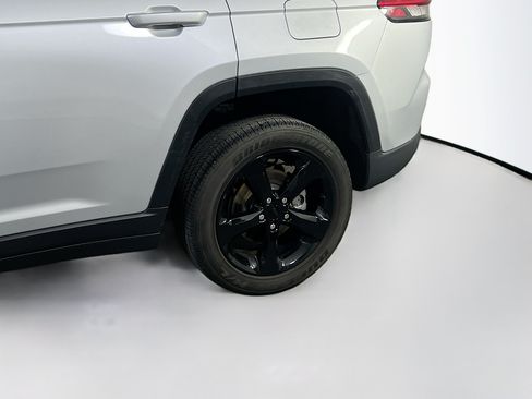 Used 2023 Jeep Grand Cherokee Altitude AWD/4WD image 30