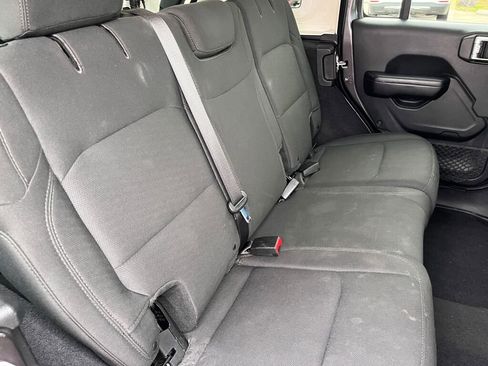Used 2018 Jeep Wrangler Unlimited Sport S image 27
