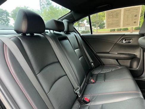 Used 2017 Honda Accord Sport Special Edition image 20