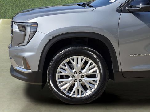 Used 2024 GMC Acadia Elevation w/ Luxury Package FWD image 10