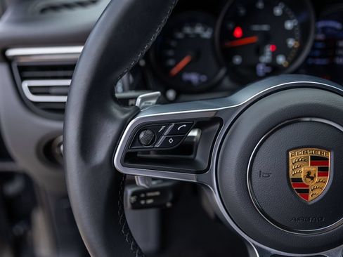 Used 2021 Porsche Macan AWD/4WD image 28