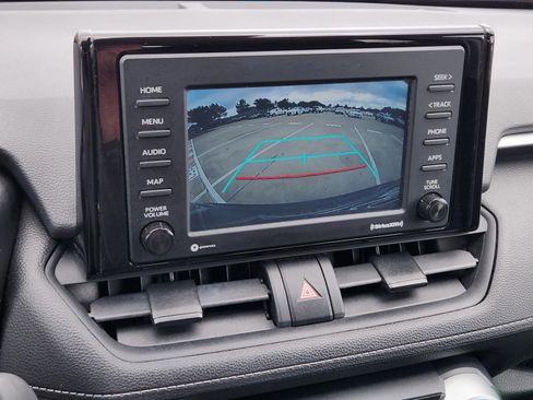 Used 2021 Toyota RAV4 XLE w/ Convenience Package AWD/4WD image 11
