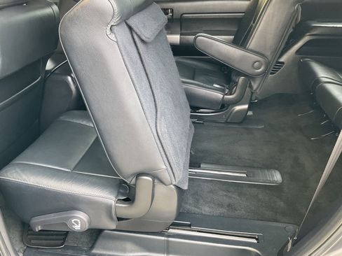 Used 2018 Toyota Sequoia TRD Sport AWD/4WD image 42