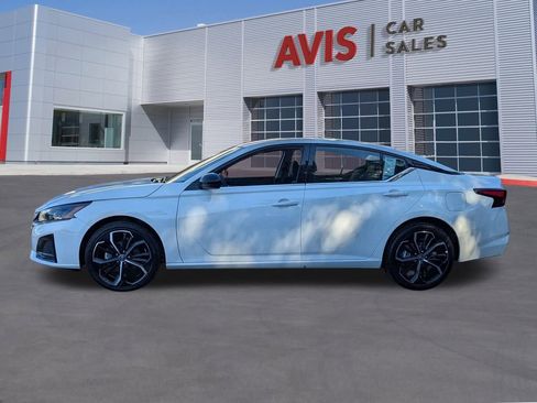 Used 2025 Nissan Altima 2.5 SR image 11