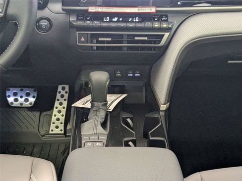 New 2026 Toyota Camry SE FWD image 27