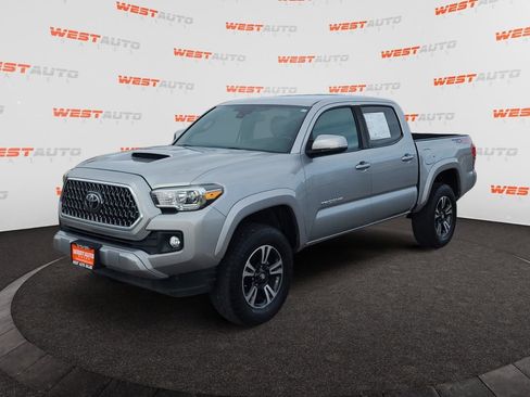Used 2019 Toyota Tacoma TRD Sport AWD/4WD image 1