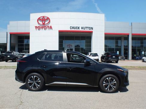 Used 2024 Toyota bZ4X FWD image 1