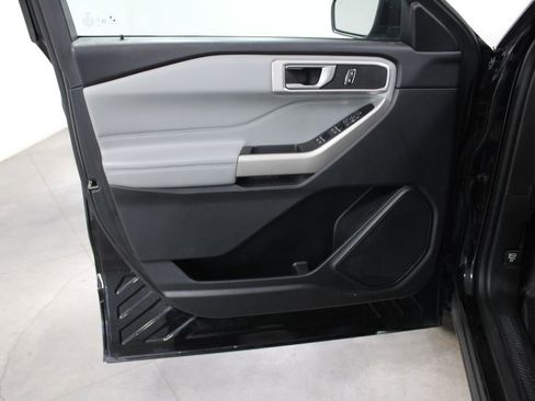 Used 2022 Ford Explorer XLT w/ Equipment Group 202A image 26
