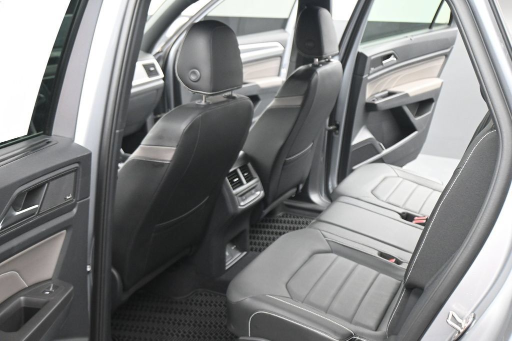 Used 2023 Volkswagen Atlas Cross Sport SEL Premium R-Line AWD/4WD image 39