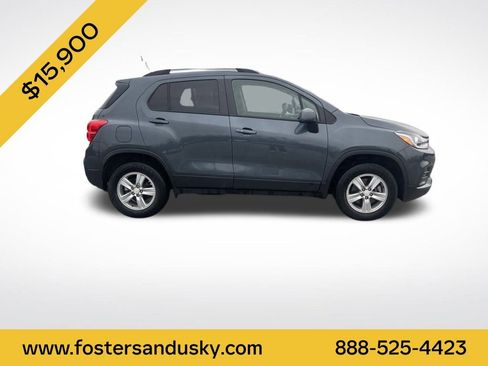 Used 2022 Chevrolet Trax LT w/ LT Convenience Package image 6