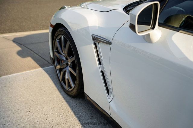 Used 2016 Nissan GT-R Premium AWD/4WD image 69