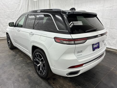 Certified 2024 Jeep Grand Cherokee Summit AWD/4WD image 6