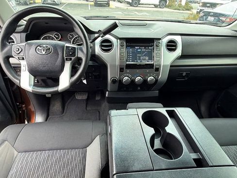 Used 2017 Toyota Tundra SR5 image 18