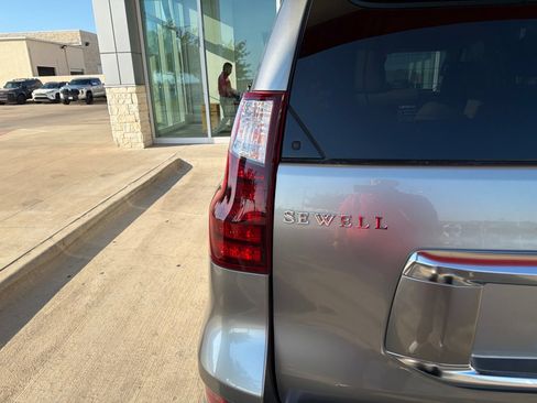 Used 2020 Lexus GX 460 Premium AWD/4WD image 18