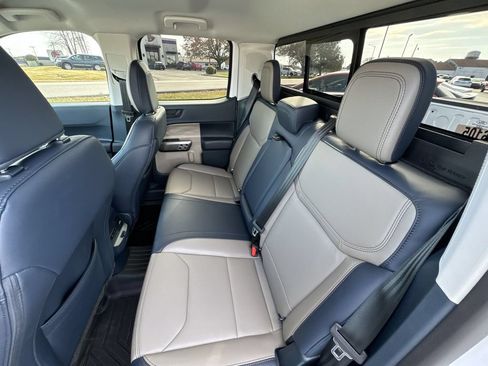 Used 2025 Ford Maverick Lariat AWD/4WD image 22