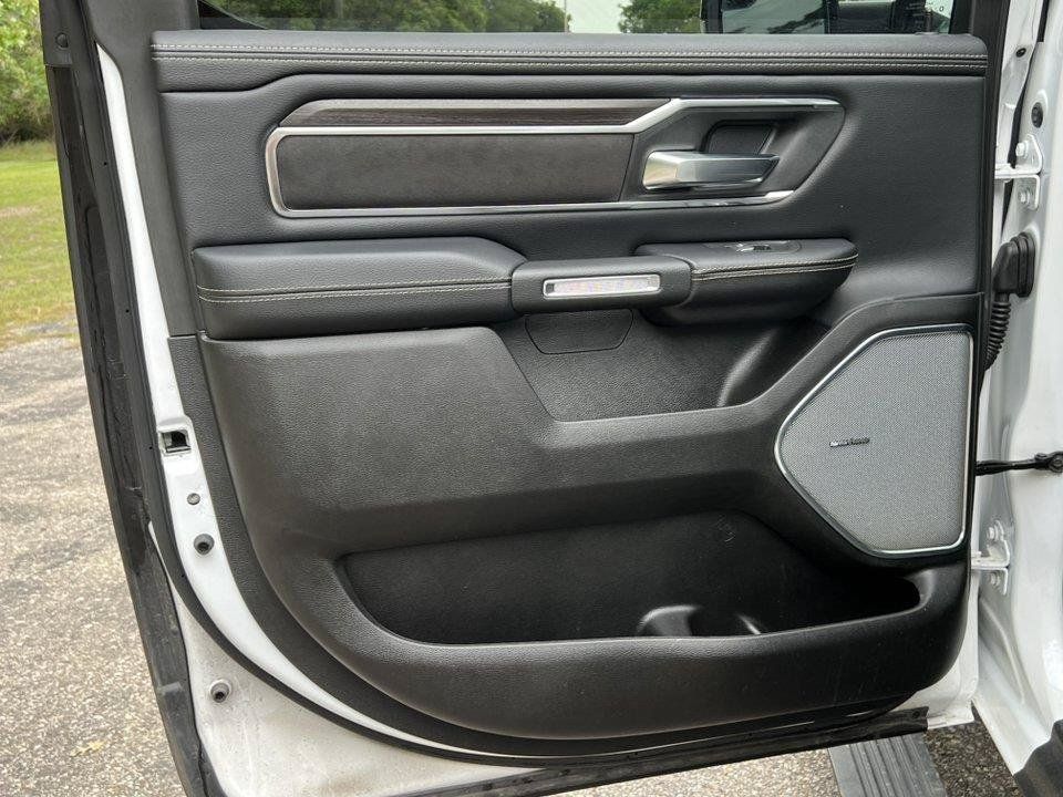 Used 2025 RAM 1500 Laramie w/ Night Edition AWD/4WD image 35