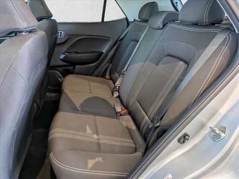 Used 2022 Hyundai Venue SEL FWD image 18
