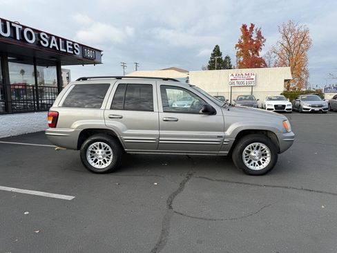 Used 2002 Jeep Grand Cherokee Limited image 2